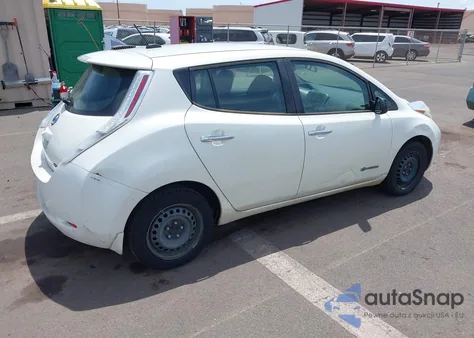 2015 Nissan Leaf S z USA, uszkodzony, nr VIN 1N4AZ0CP6FC332749